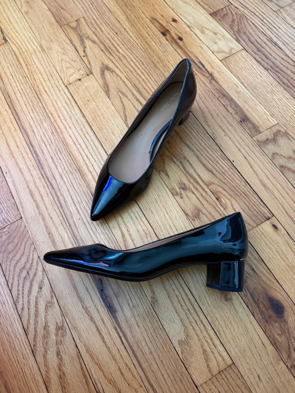 Calvin Klein Genoveva Glossy Patent Leather Block Heel pointed toe Black Pumps 9